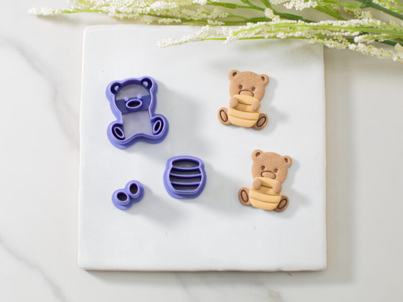 bear holding a honey pot clay cutter